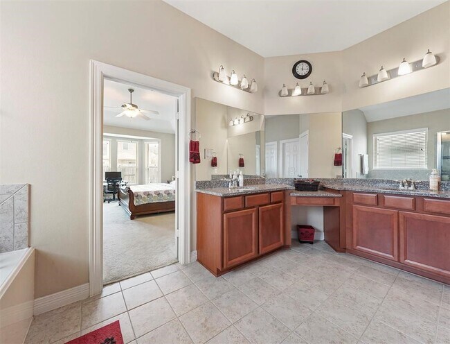 Foto del edificio - 5530 Mangrove Creek Ln