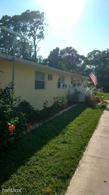 Building Photo - 2 br, 1 bath Apartment - 80-104 N. Mango