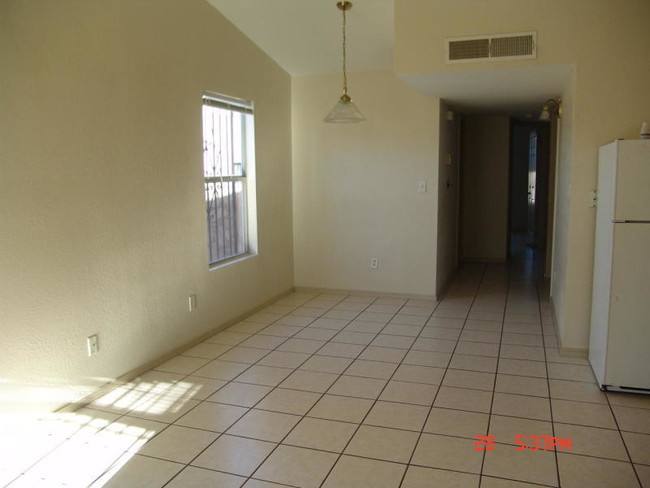 Foto del edificio - 8836 Norton St