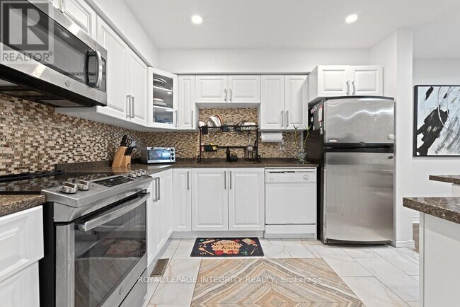 Building Photo - 498 Sandhamn Private