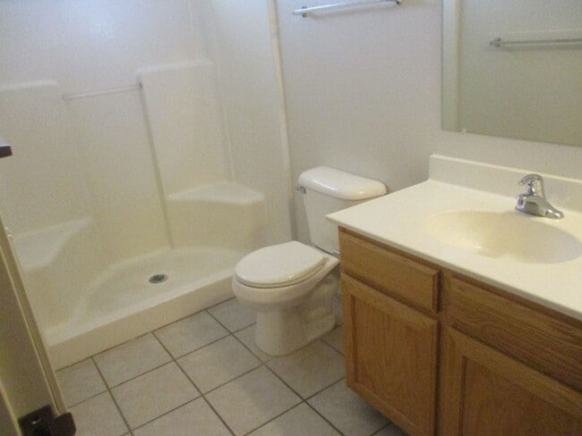Building Photo - Cute 2 bedroom, 2 bath apartment