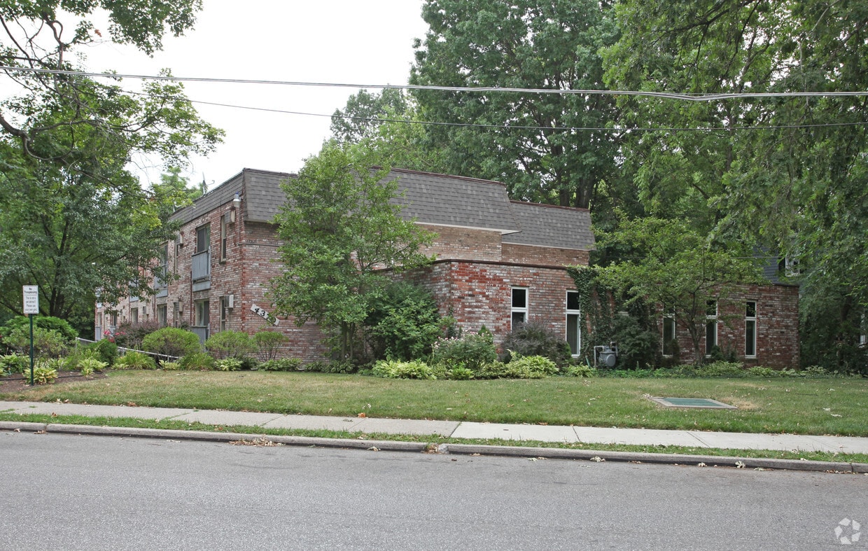 Primary Photo - Erie Plaza