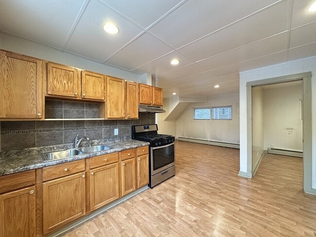 Building Photo - 3734 W Wabansia Ave