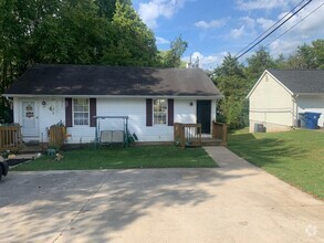 Building Photo - 5340 Beechwood Dr