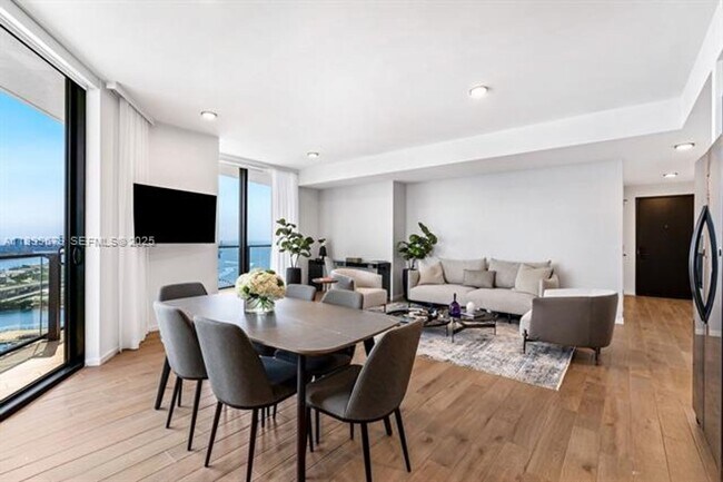 Foto del edificio - 398 NE 5th St