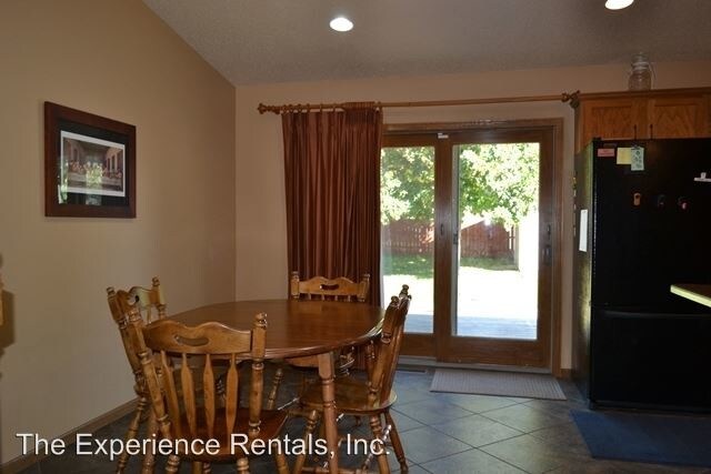 Building Photo - 3 br, 3 bath House - 5812 W 53rd Street