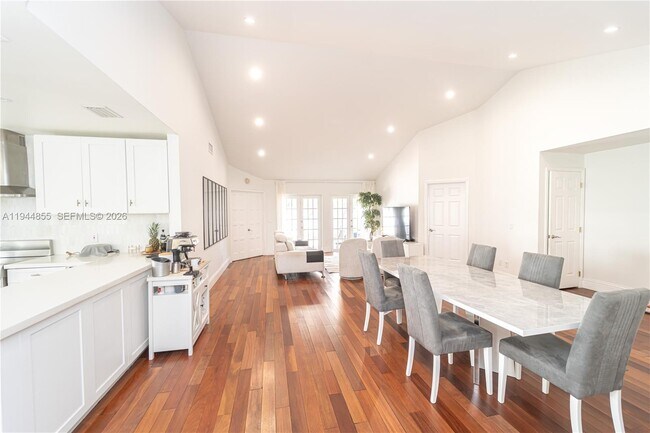 Foto del edificio - 9939 NW 47th Terrace