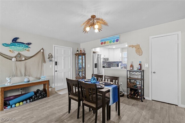 Building Photo - 1714 Bikini Ct