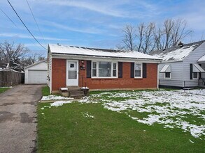 Building Photo - 2404 Thomas Ave