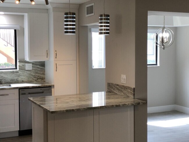 Foto del edificio - 15090 Ashland Pl