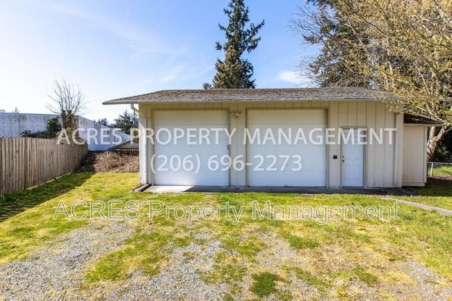 Building Photo - 15515 Stone Ave N