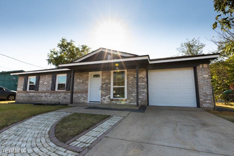 Primary Photo - 3 br, 1.5 bath House - 1236 Saturn St