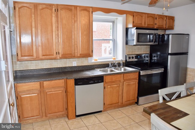 Building Photo - 3 bedroom in Robesonia PA 19551
