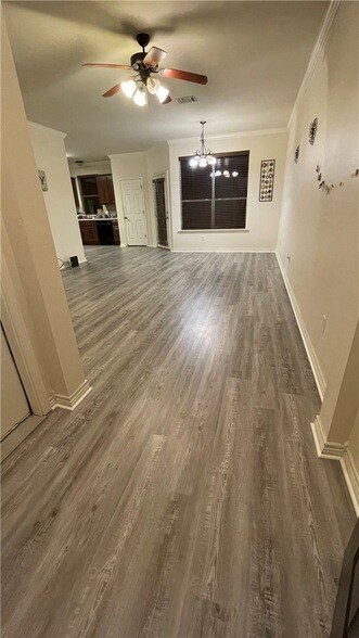Foto del edificio - 1425 W Villa Maria Rd