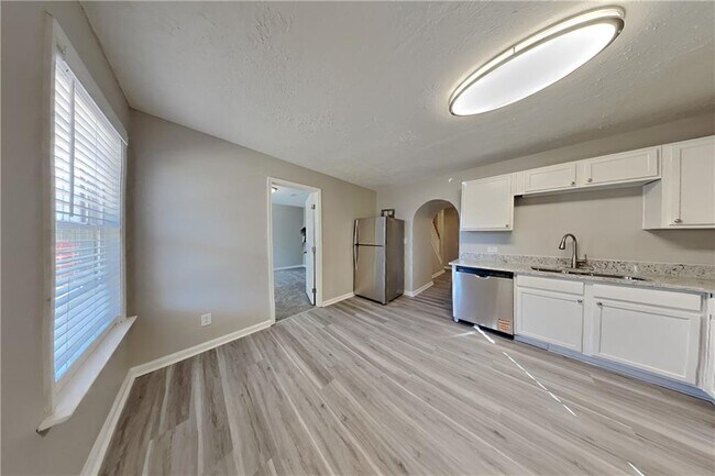 Building Photo - 1273 Royal Ives Ct SE