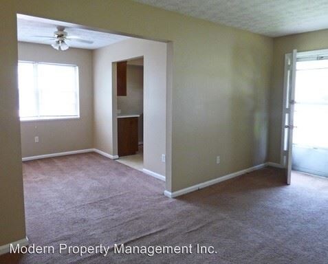 Building Photo - 1856 Chatsworth Dr