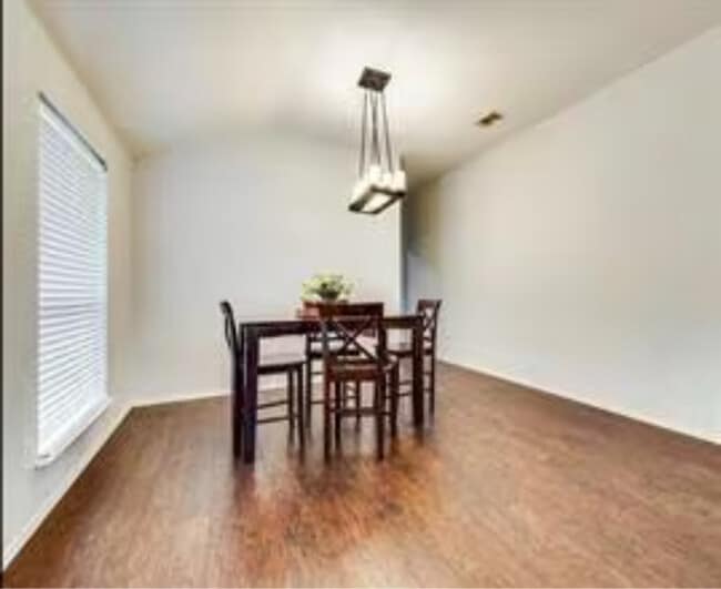 Foto del edificio - 122 Wildhaven Dr