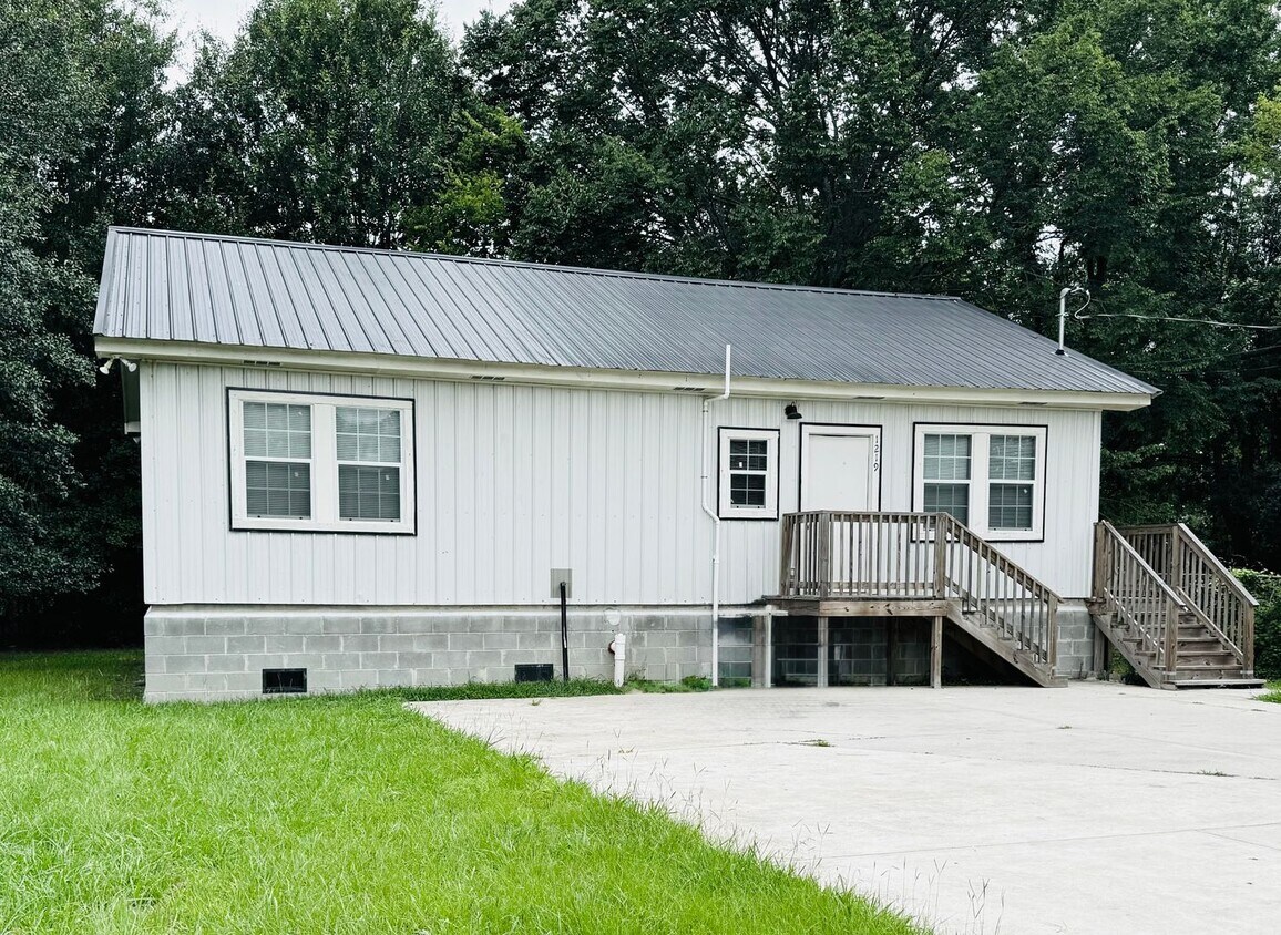 Primary Photo - 1219 N 44th St