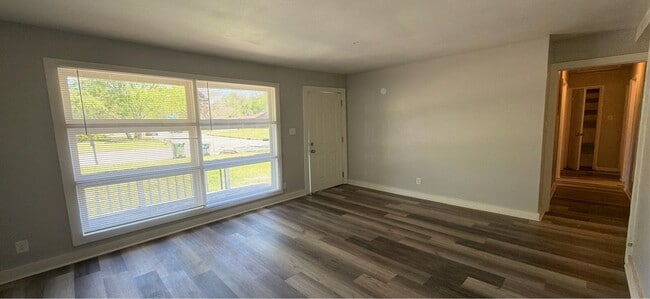 Foto del edificio - 3058 Boswell Dr NW