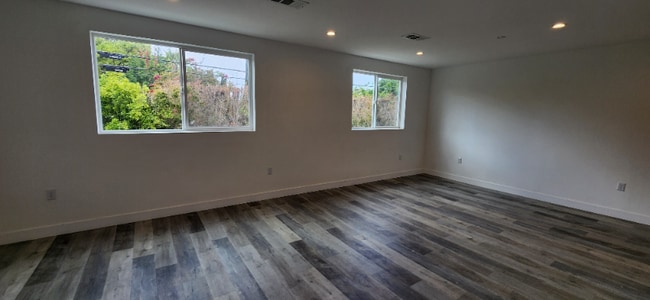 Foto del edificio - 12648 Oxnard St