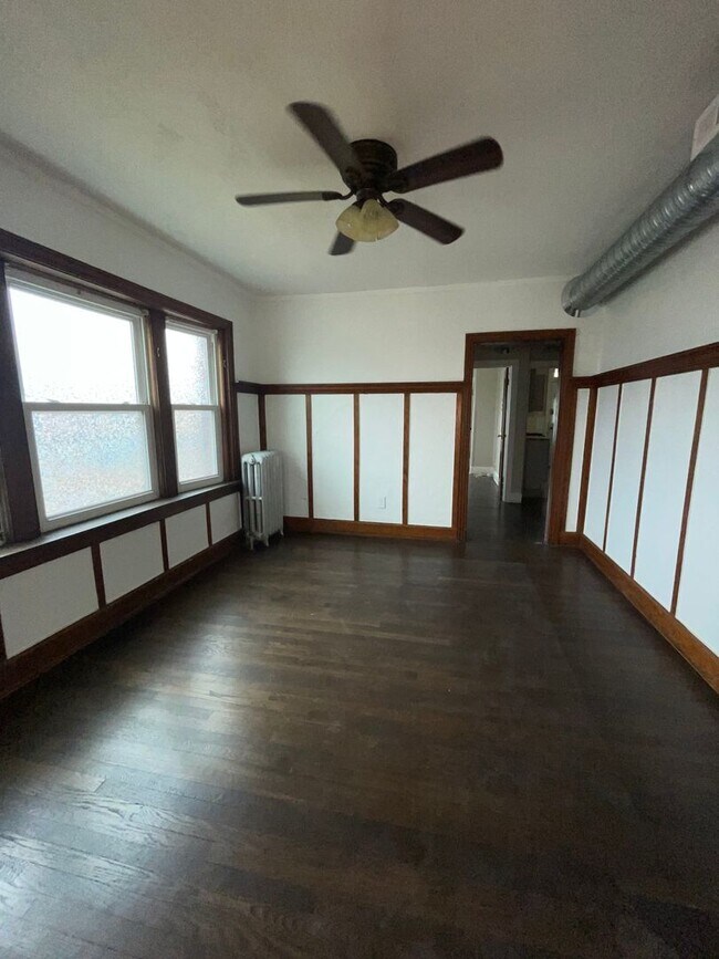 Building Photo - Stunning Apartment in Kansas City