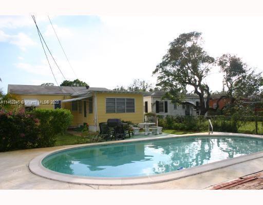 Foto del edificio - 215 SW 10th St