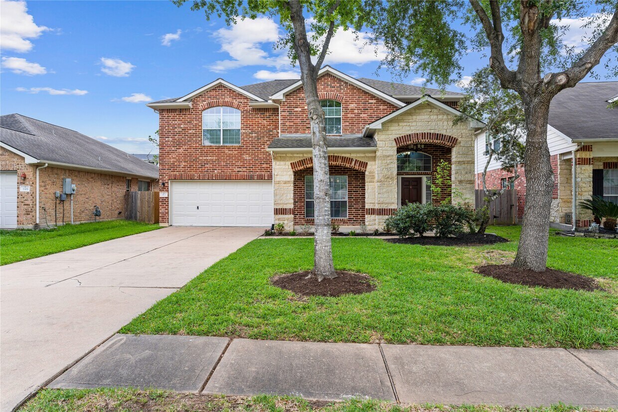 Foto principal - 3323 Ewing Dr