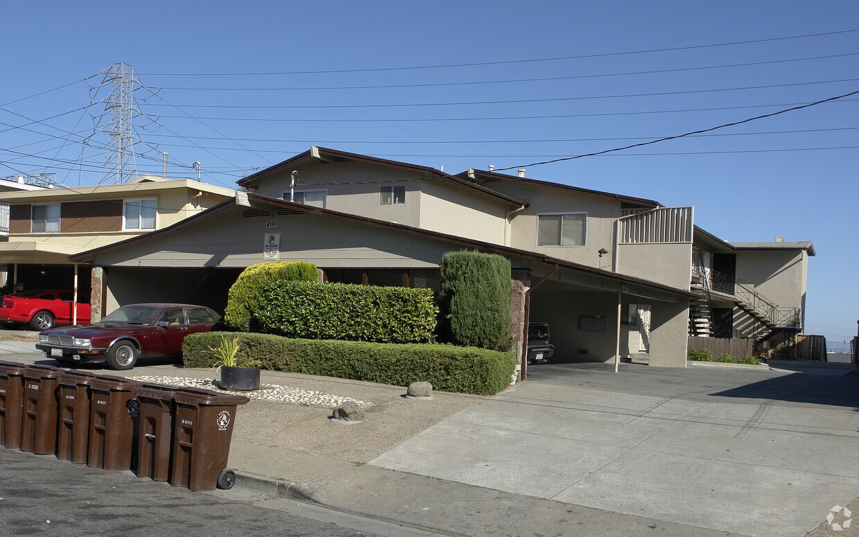 Foto del edificio - 2101-2111 Stanton Ave