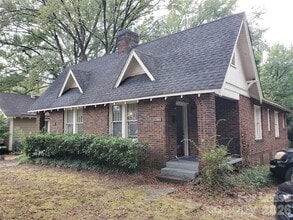 Building Photo - 1817 Thomas Ave