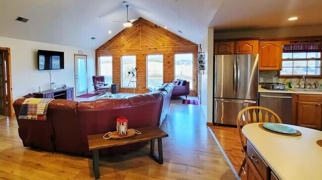 Foto del edificio - 160 Estele Dr