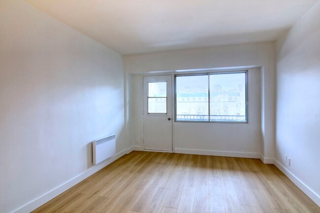 Building Photo - 3455 Rue Aylmer