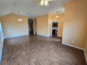 Building Photo - 8927 Diamond Lake Ln