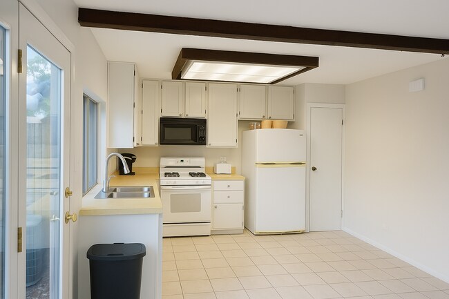 Building Photo - 5504 Court P