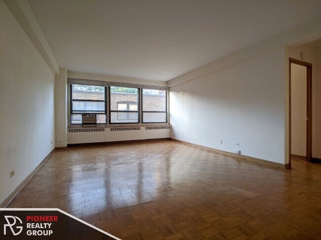 Foto del edificio - 4180 N Marine Dr