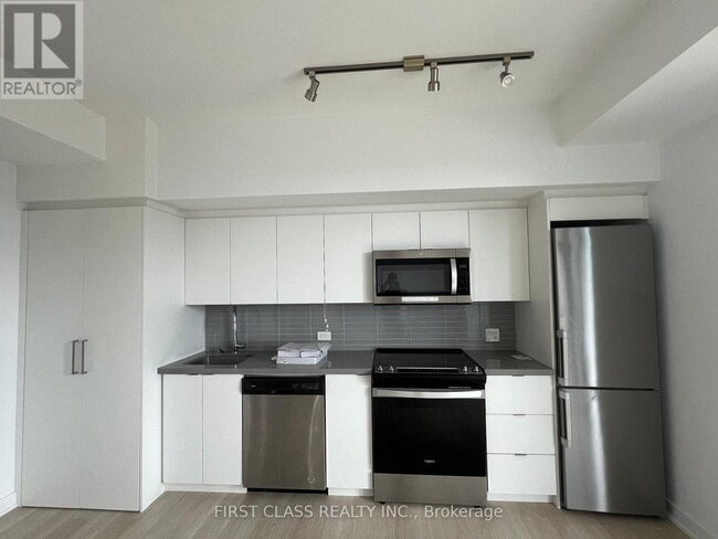 Building Photo - 30-1230 Tretti Wy