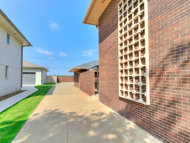 Foto del edificio - FIRST MONTH FREE!! Modern Living in Nichol...