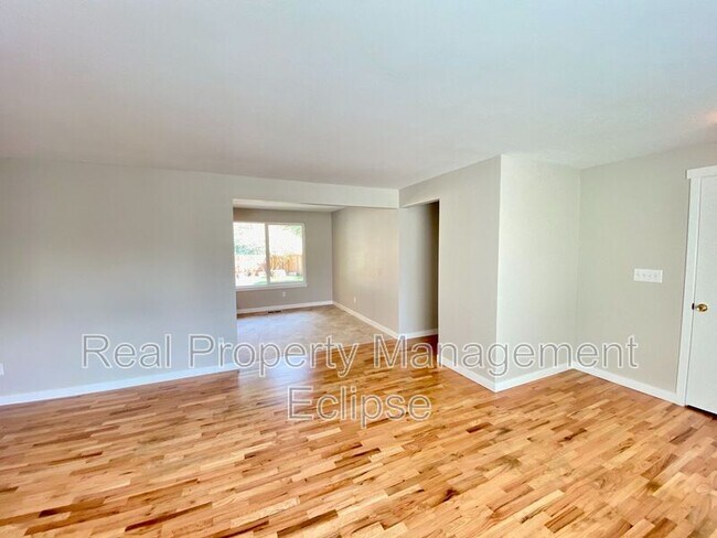 Foto del edificio - 18205 58th Pl W