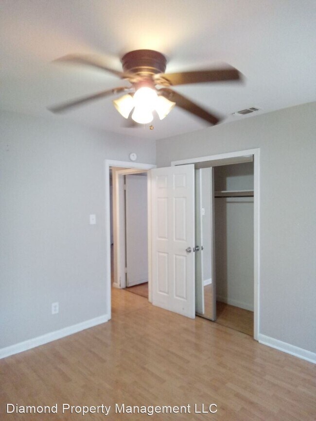 Building Photo - 3 br, 1 bath House - 1214 Gladiolus St.