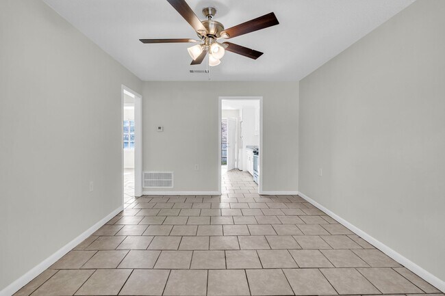 Building Photo - Bully's Landing