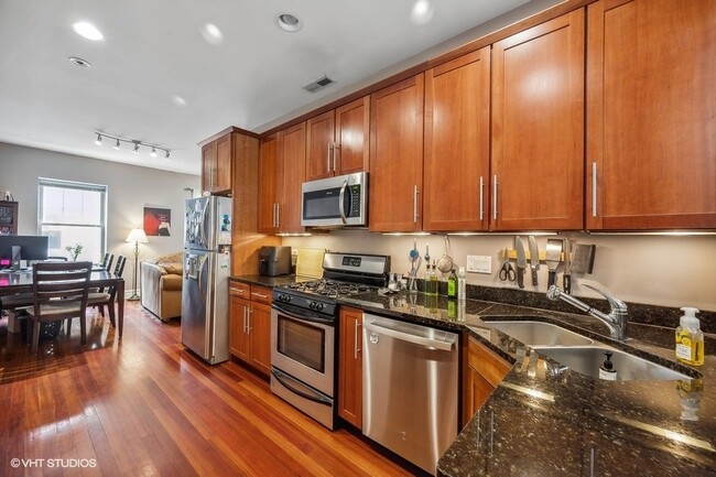 Foto del edificio - 5338 N Winthrop Ave