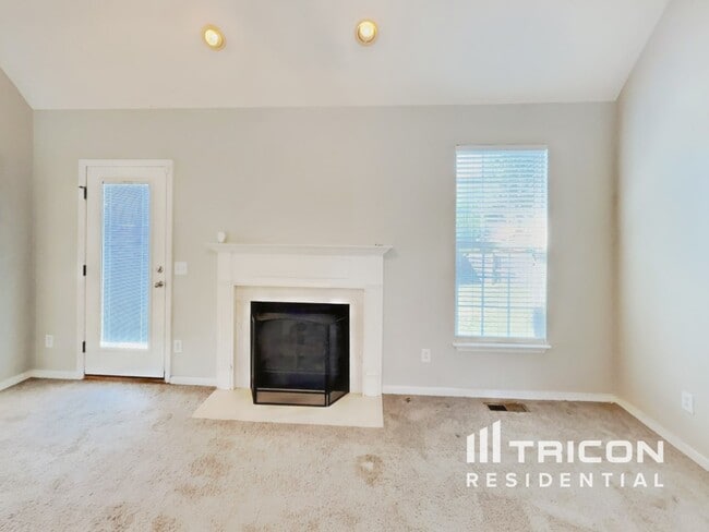 Building Photo - 1012 Pittman Dr