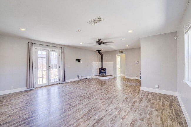 Building Photo - Status: Accepting Applications
