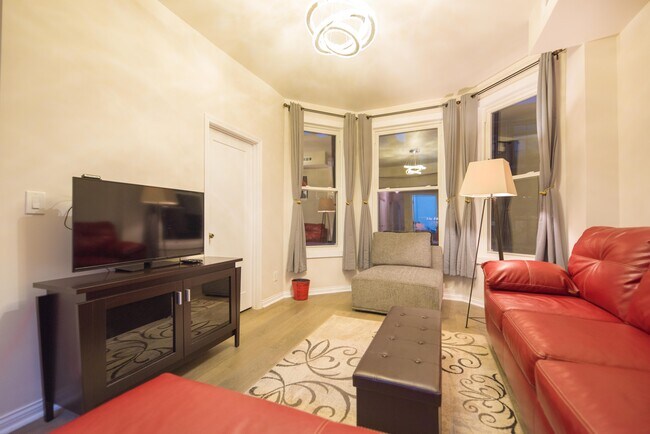 Foto del edificio - 2251 W Belmont Ave