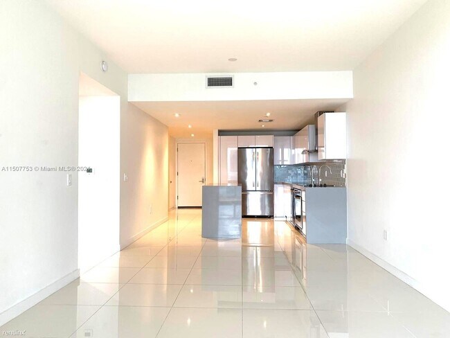 Foto del edificio - 1 br, 1.5 bath Condo - 1600 NE 1st Ave Apt...
