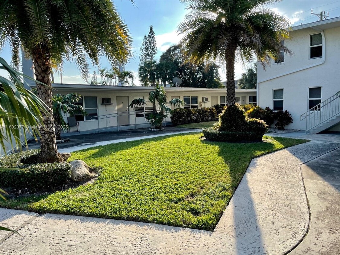 Primary Photo - 1077 SE 22nd Ave