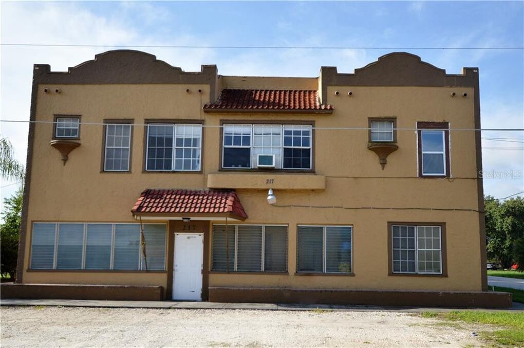 217 W Central Ave Unit 2, Howey In The Hills, FL 34737 Apartments in