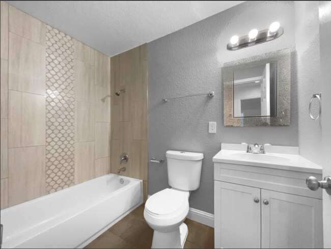 Building Photo - 1109 Frienza Ave