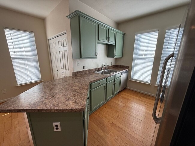 Building Photo - Well-maintained and spacious 3-bedroom Home "ASK ABOUT OUR ZERO DEPOSIT"