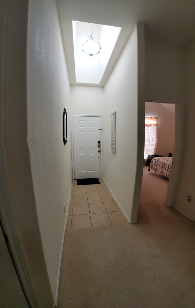 Foto del edificio - 1117 Hidden Meadow Dr