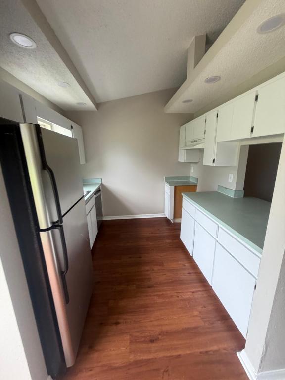 Foto del edificio - 10303-10305 Hemlock St.